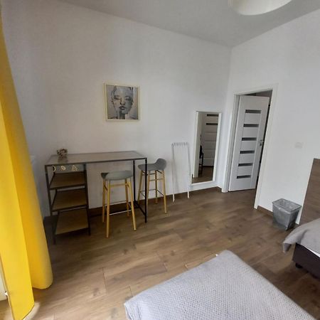 Geodezyjna'70 Cozy Rooms P1 วอร์ซอ ภายนอก รูปภาพ